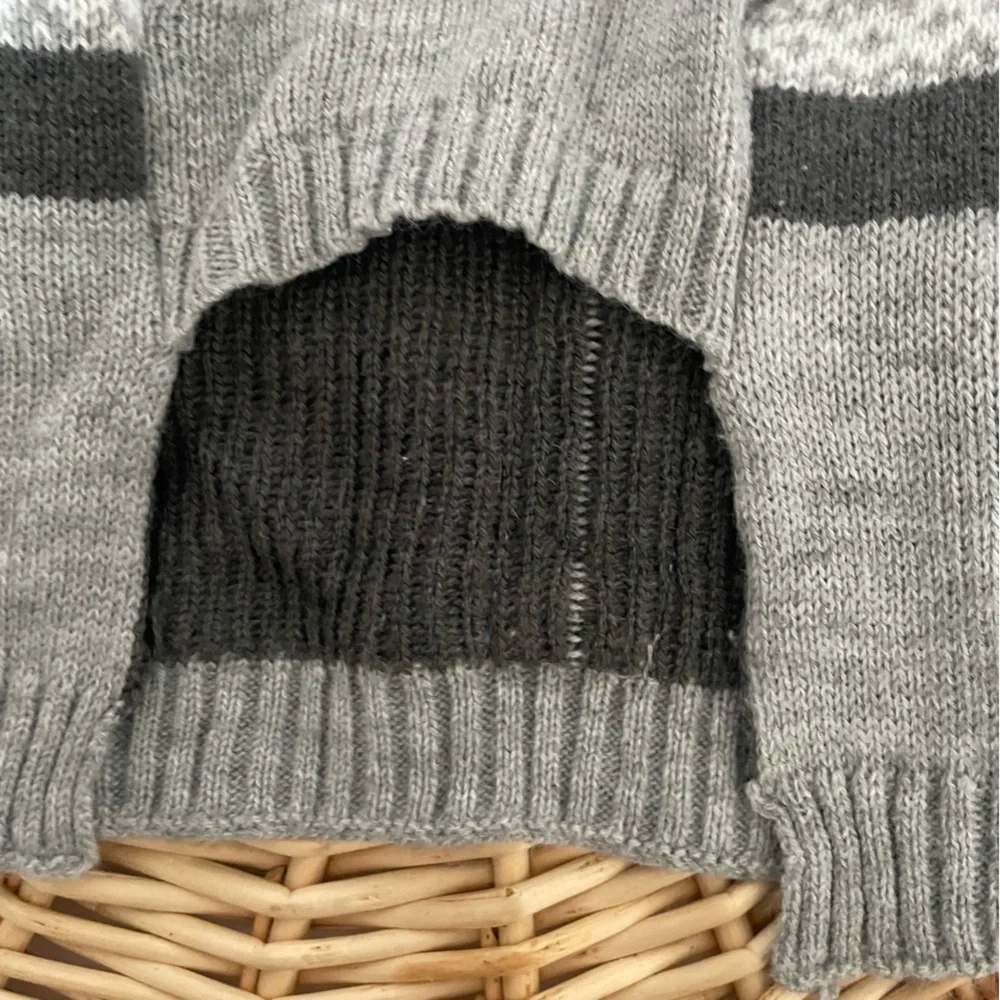 Vibrant Life Gray button front Dog Sweater cardigan Small Very good condition